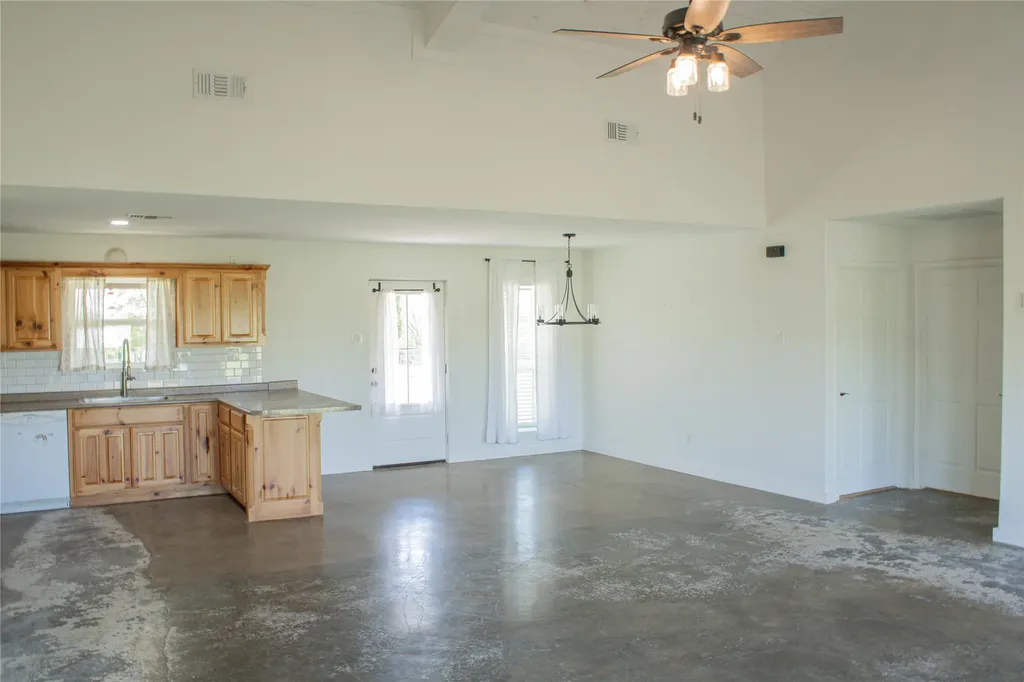 2290 County Road 22900 Paris TX 75460