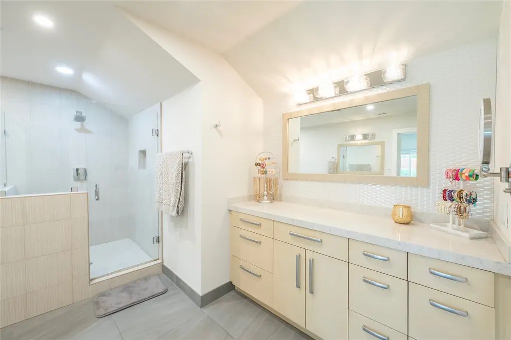 6956 Meadowbriar Lane Dallas TX 75230