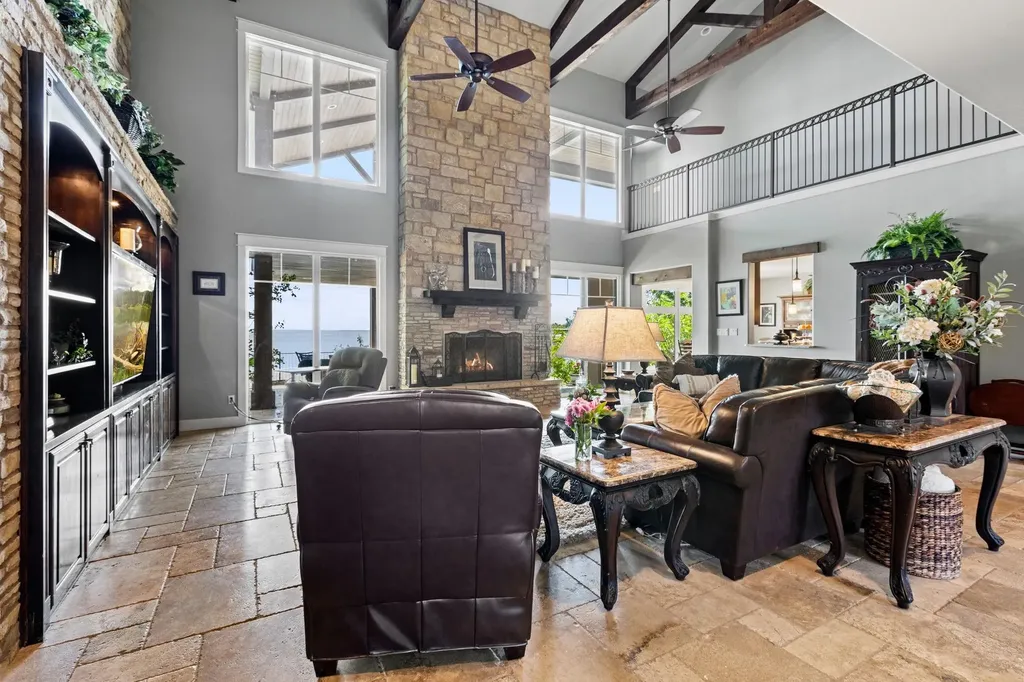 101 Palm Cove Buchanan Dam TX 78609