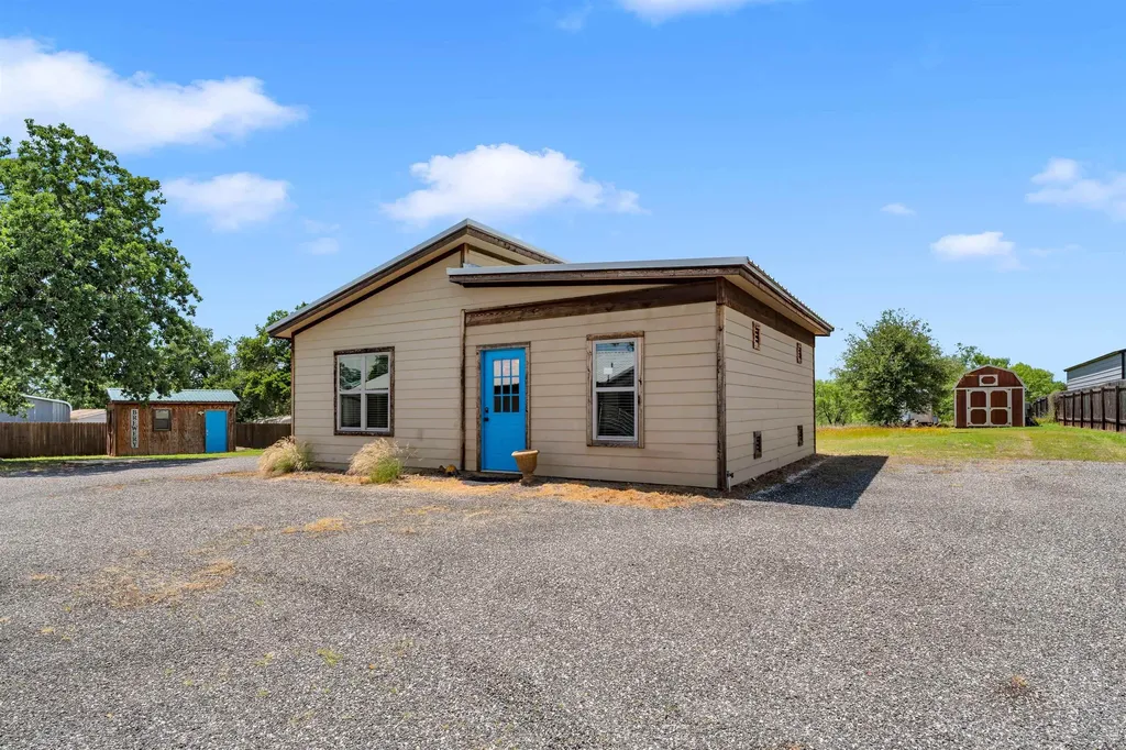115 Leo Lane Buchanan Dam TX 78609