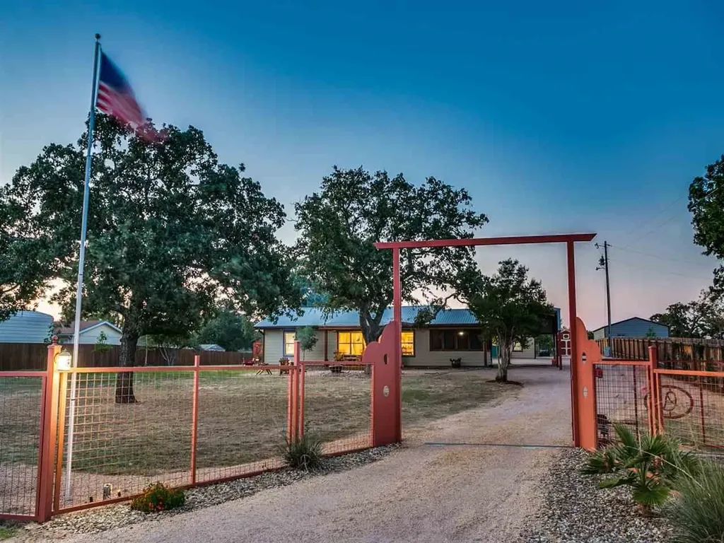 115 Leo Lane Buchanan Dam TX 78609