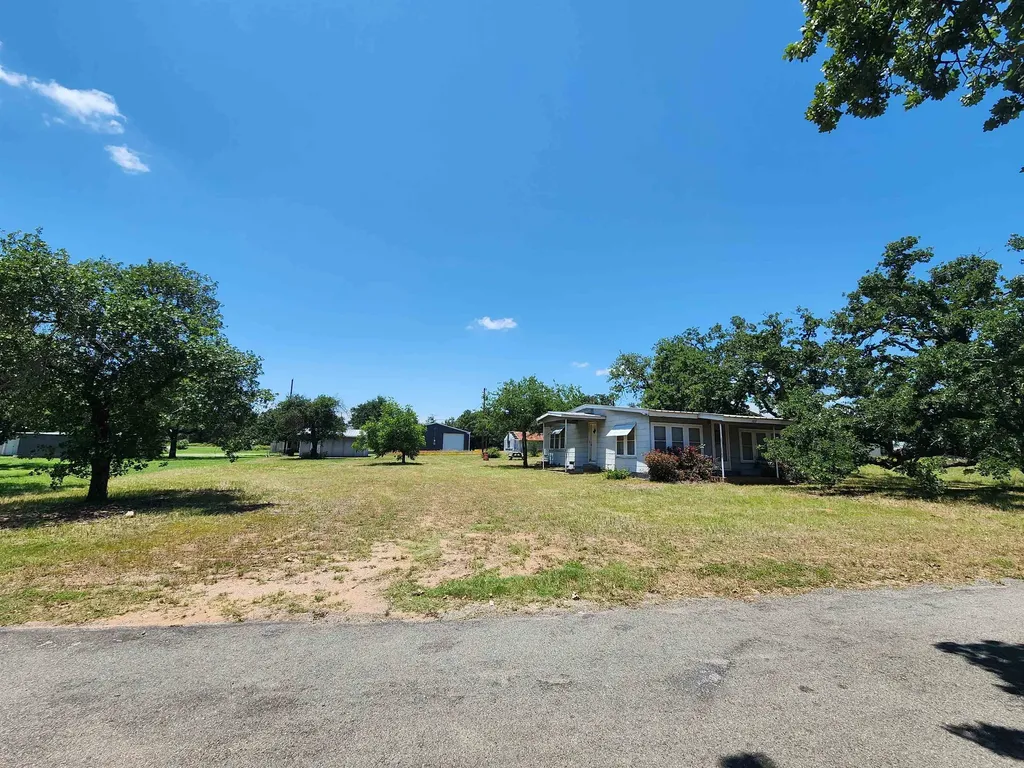 1011 Pebble Drive Buchanan Dam TX 78609
