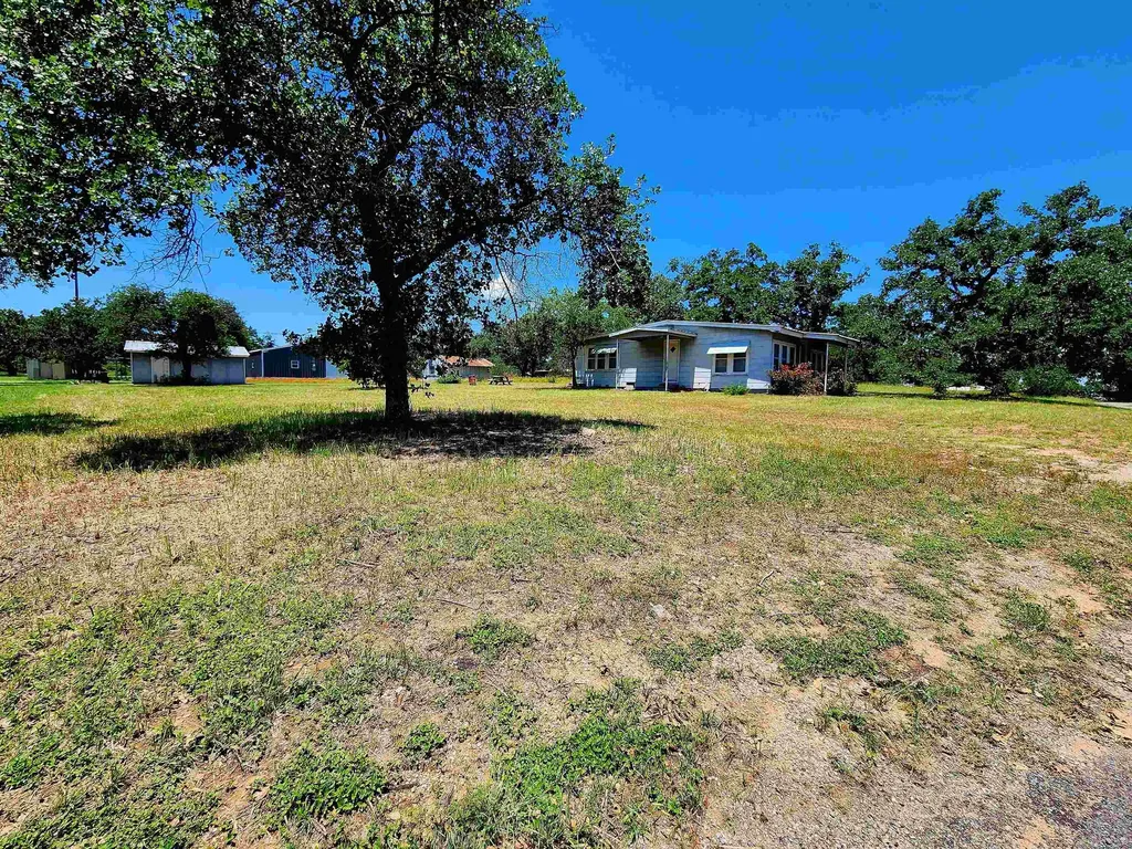 1011 Pebble Drive Buchanan Dam TX 78609