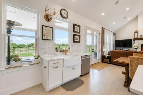 102 Pryor Place Court Kingsland TX 78639