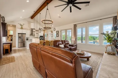 102 Pryor Place Court Kingsland TX 78639