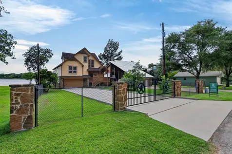 1002 Scenic Loop Kingsland TX 78639