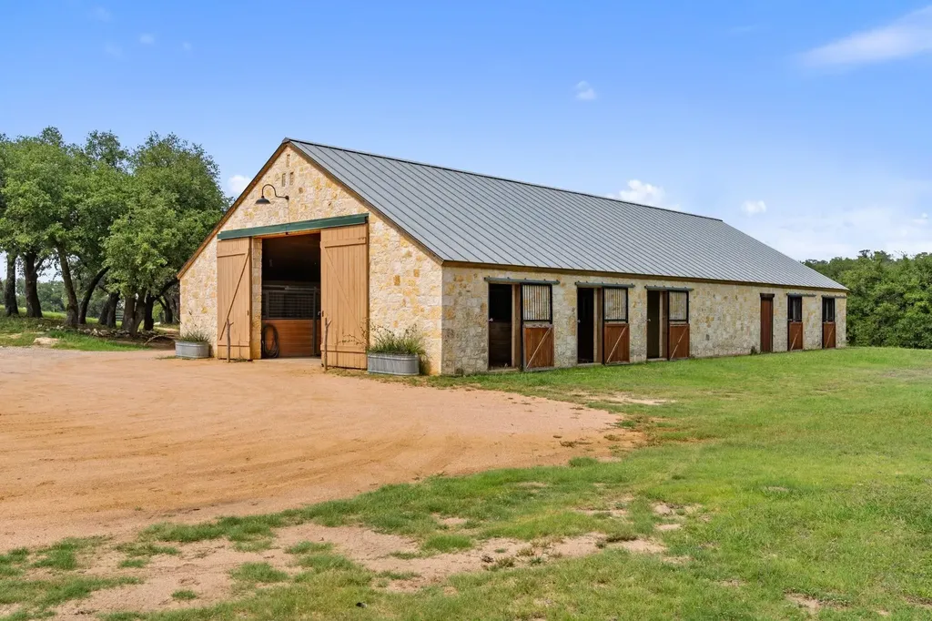 408 Osage Way Johnson City TX 78636
