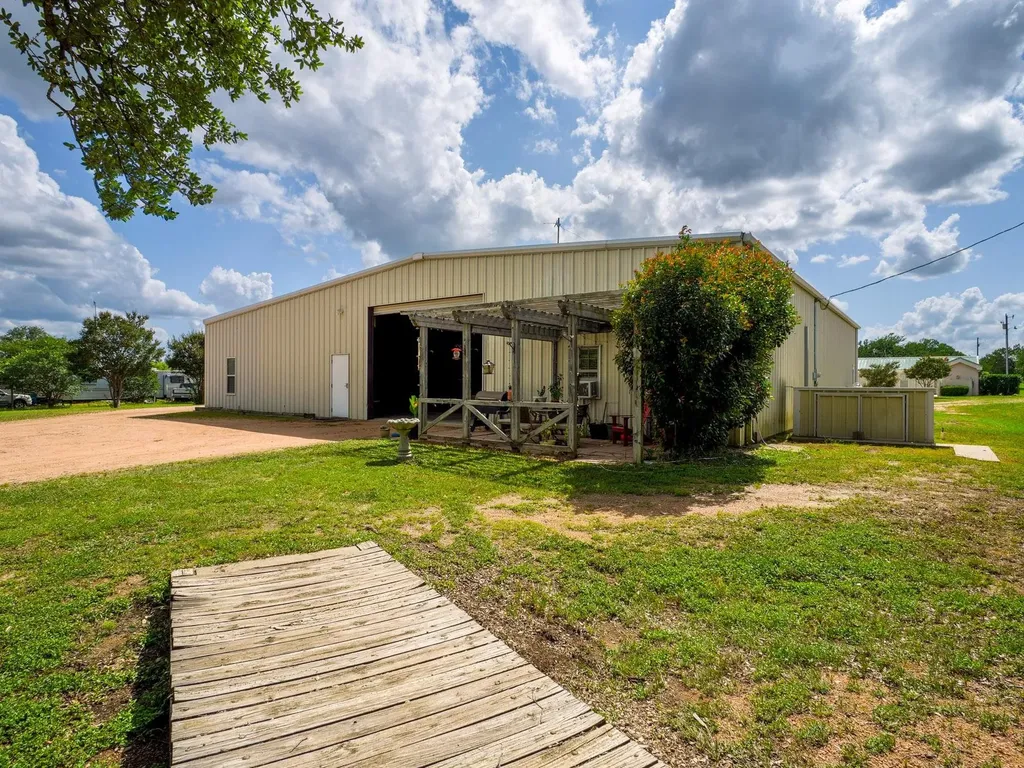 3963 W Ranch Road 1431 Buchanan Dam TX 78609