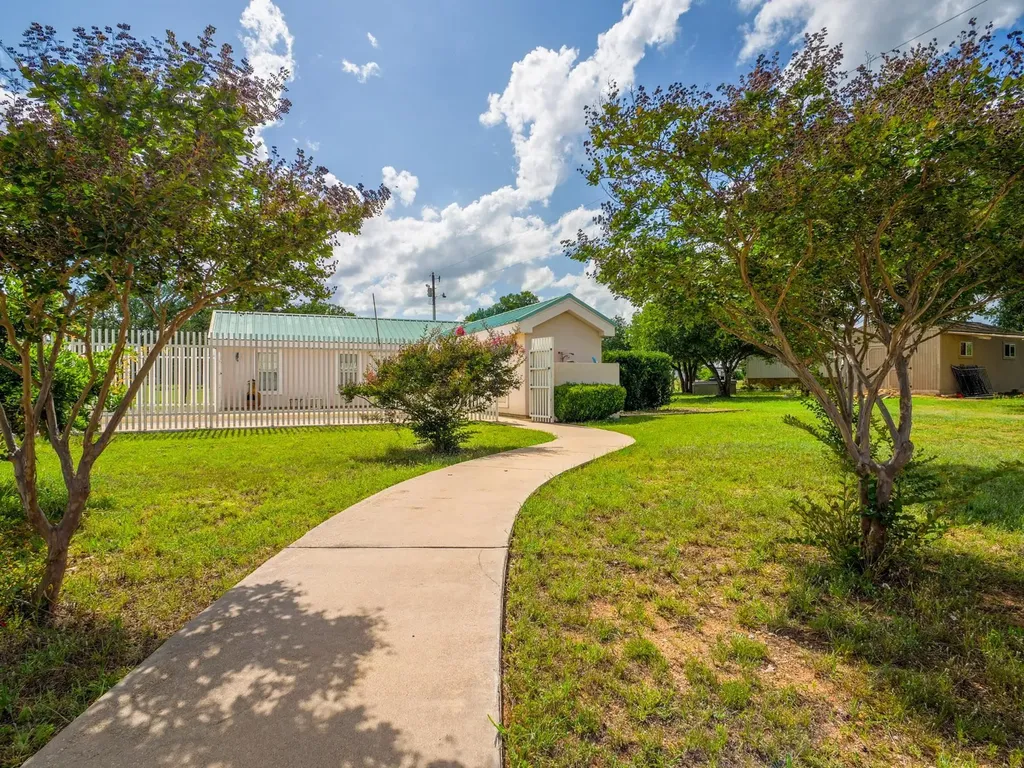 3963 W Ranch Road 1431 Buchanan Dam TX 78609