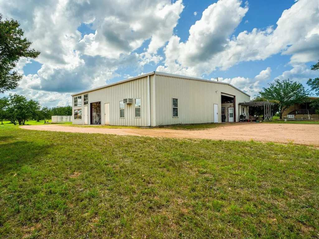 3963 W Ranch Road 1431 Buchanan Dam TX 78609