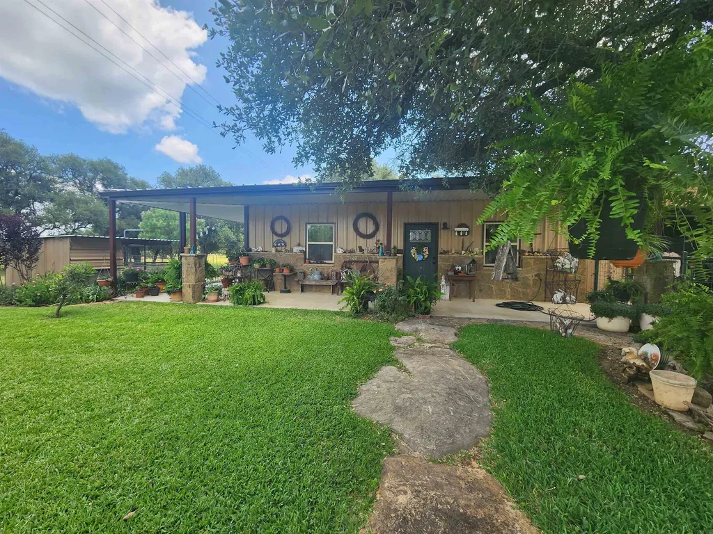 218 Cr 409 Cherokee TX 76832