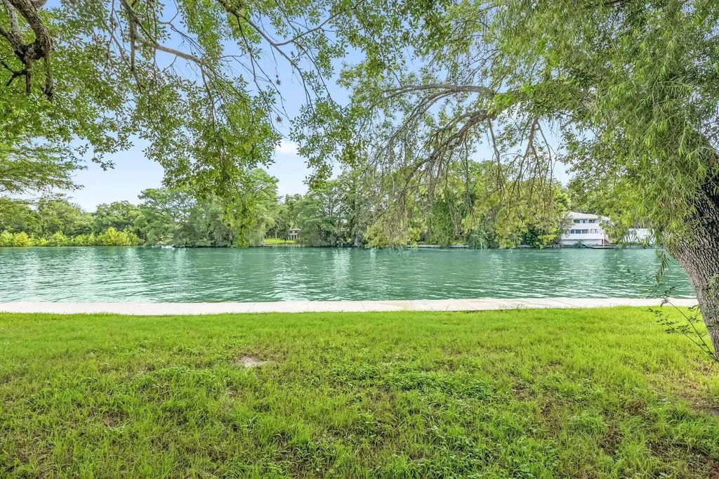 524 Turtle Lane Seguin TX 78155