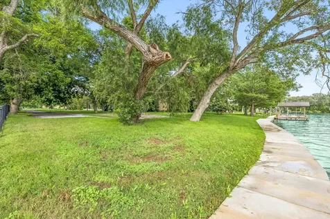 524 Turtle Lane Seguin TX 78155