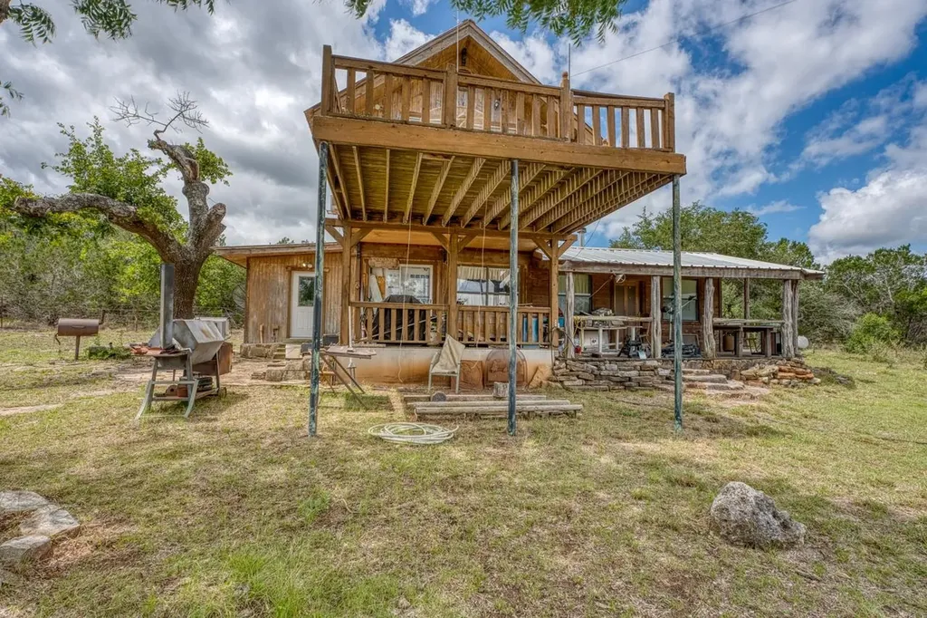 707 Ranch Road 1320 Johnson City TX 78636