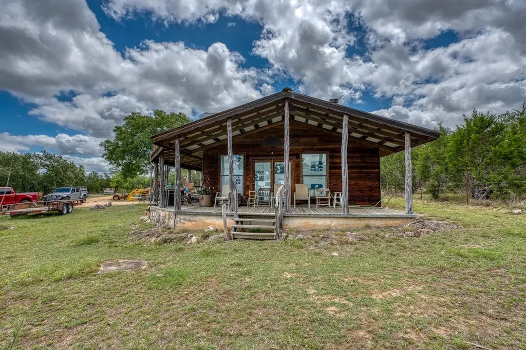 707 Ranch Road 1320 Johnson City TX 78636