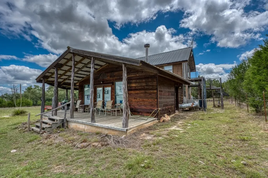 707 Ranch Road 1320 Johnson City TX 78636