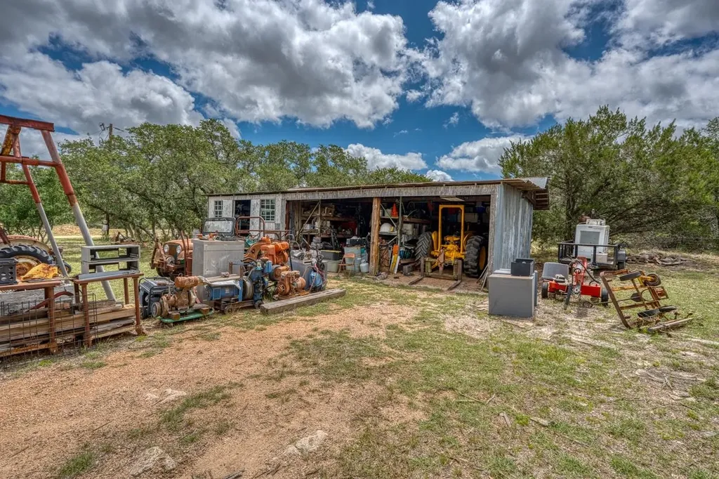 707 Ranch Road 1320 Johnson City TX 78636