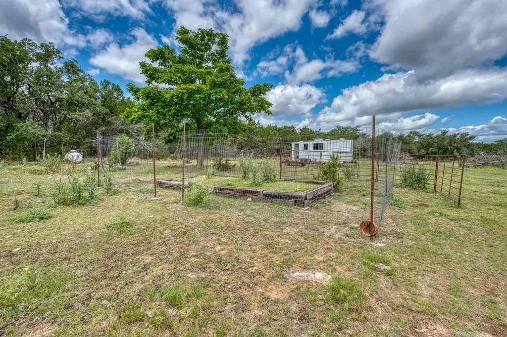 707 Ranch Road 1320 Johnson City TX 78636