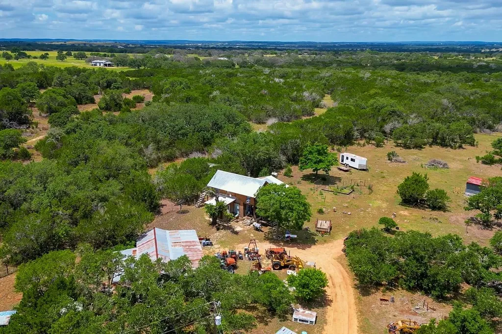 707 Ranch Road 1320 Johnson City TX 78636