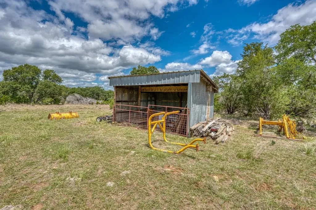 707 Ranch Road 1320 Johnson City TX 78636