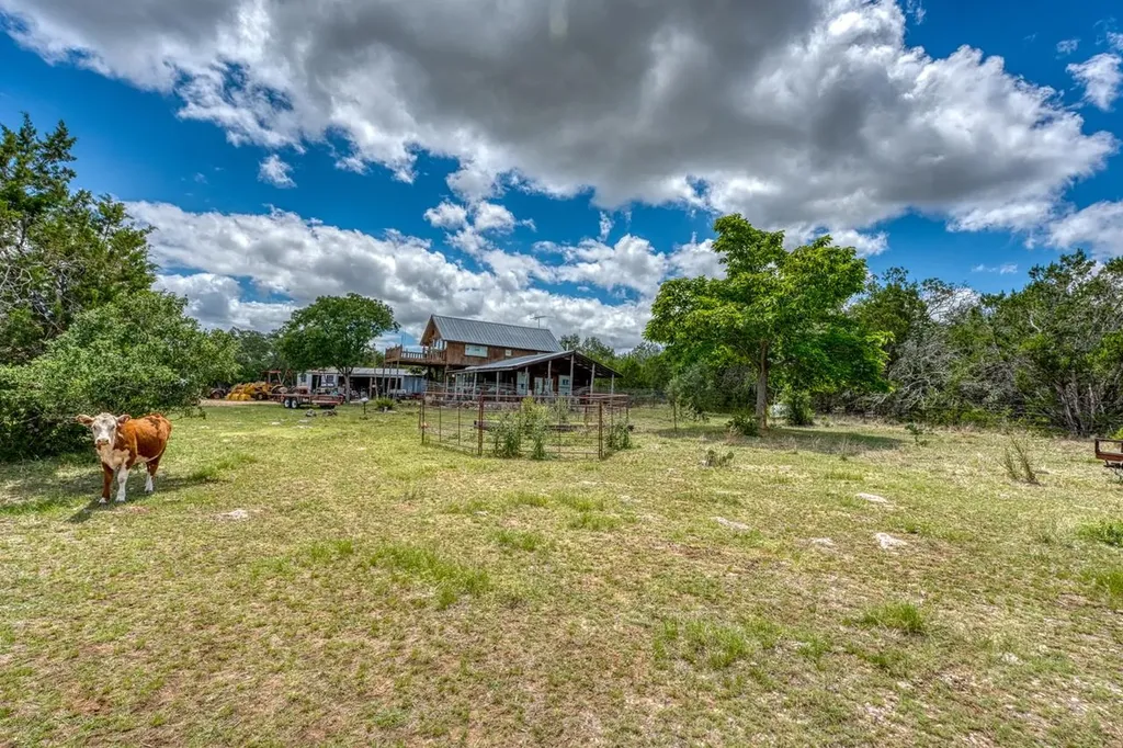707 Ranch Road 1320 Johnson City TX 78636