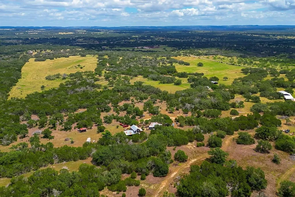 707 Ranch Road 1320 Johnson City TX 78636