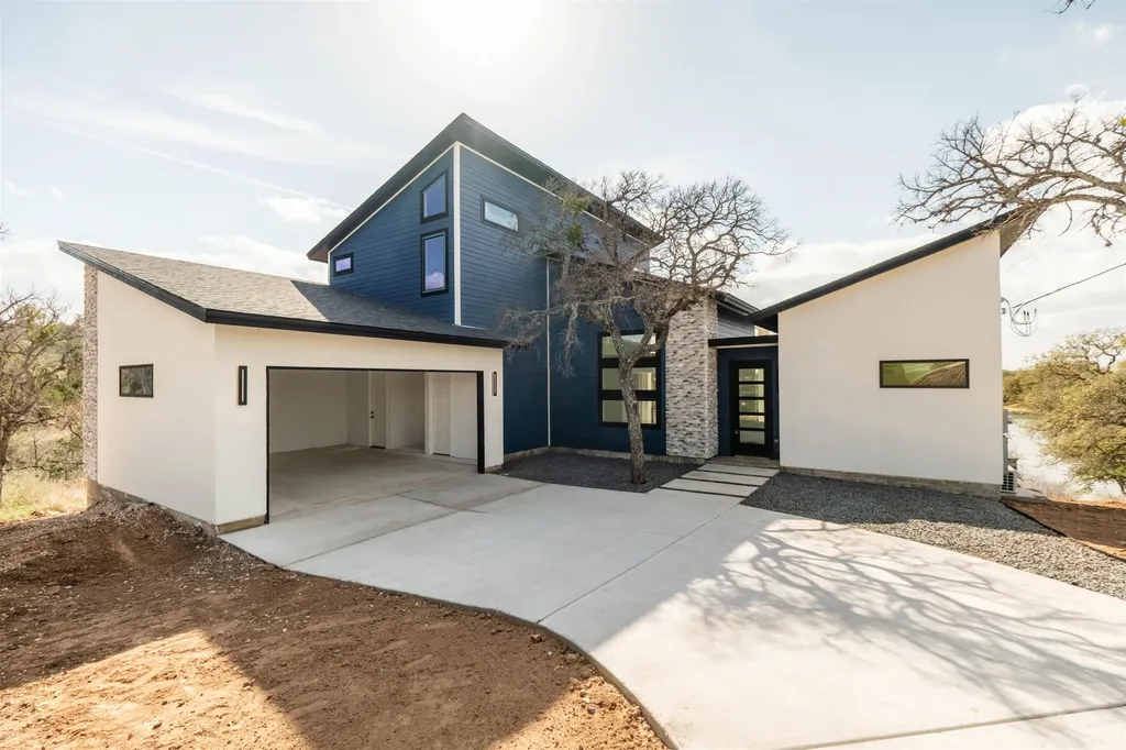 334 E Lake Drive Buchanan Dam TX 78609