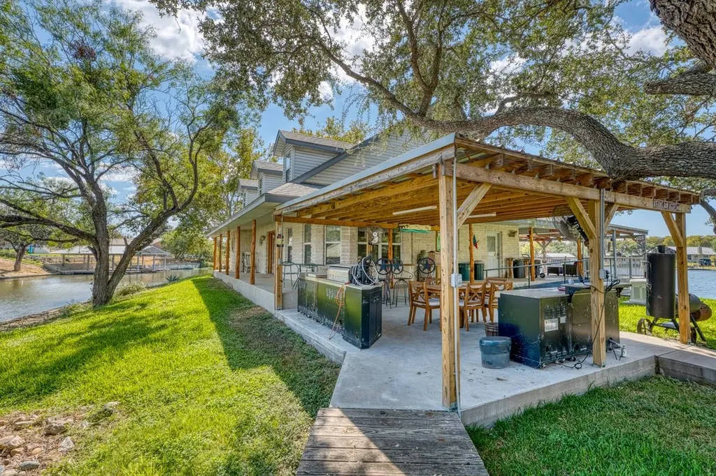 116 Shady Circle Drive Sunrise Beach TX 78643