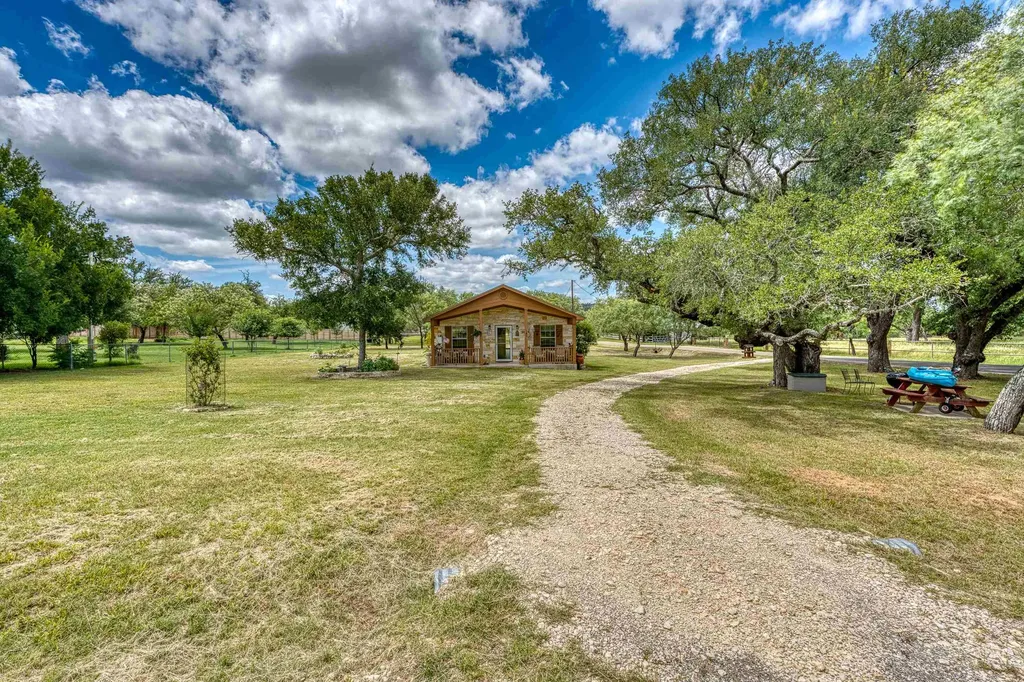 160 Cr 141 Burnet TX 78611