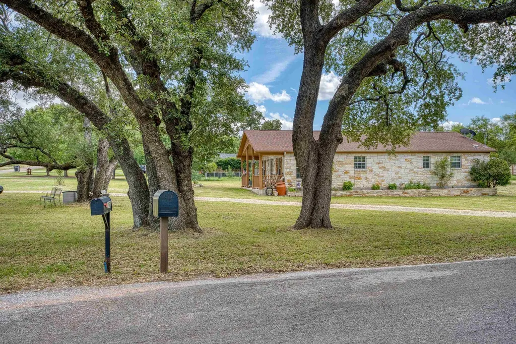 160 Cr 141 Burnet TX 78611