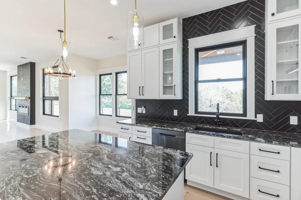 707 Broken Hls Drive Horseshoe Bay TX 78657