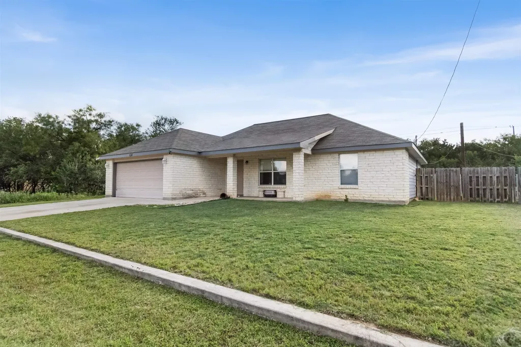 634 Birch Lane Cottonwood Shores TX 78657