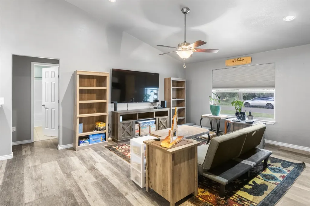 634 Birch Lane Cottonwood Shores TX 78657