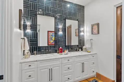 125 Plaza Escondido Horseshoe Bay TX 78657