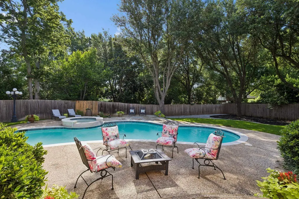 303 Waterford Court Out Of Area TX 76092