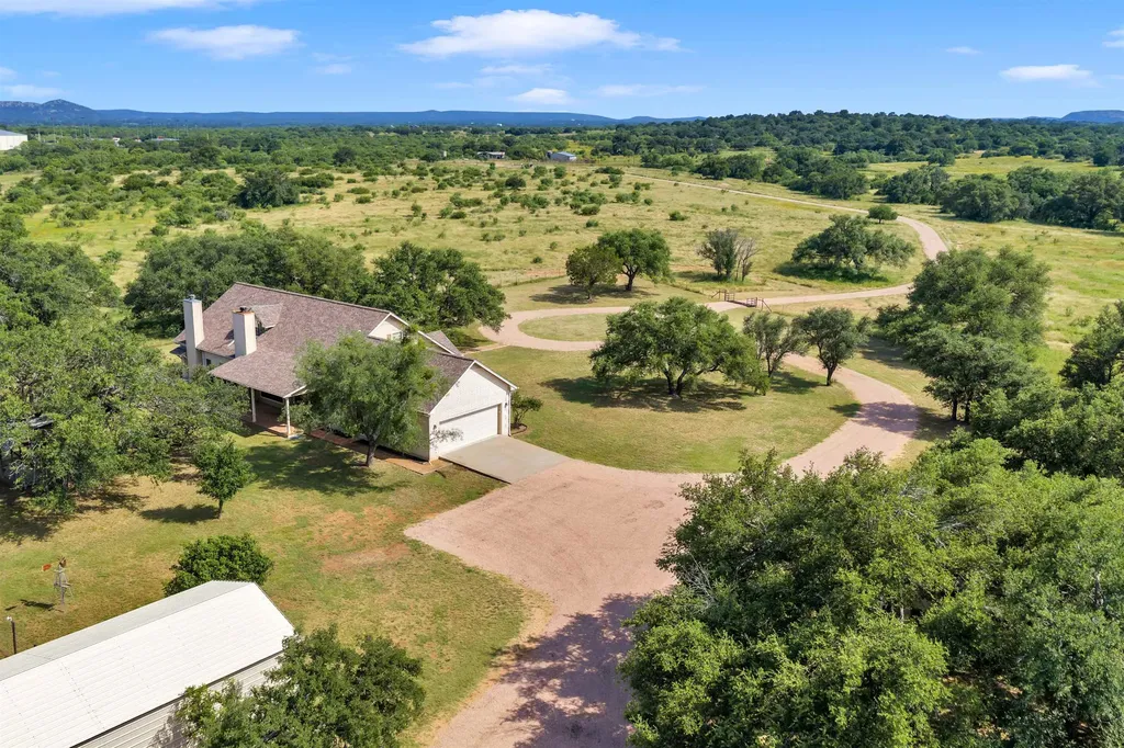 627 Ranch Road 2323 Llano TX 78643
