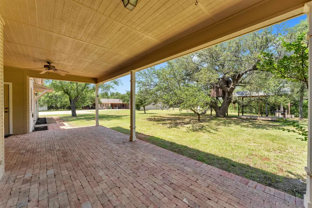 627 Ranch Road 2323 Llano TX 78643