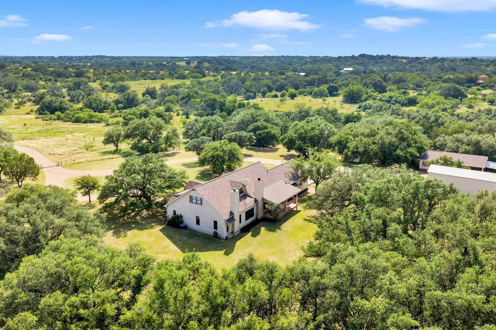 627 Ranch Road 2323 Llano TX 78643