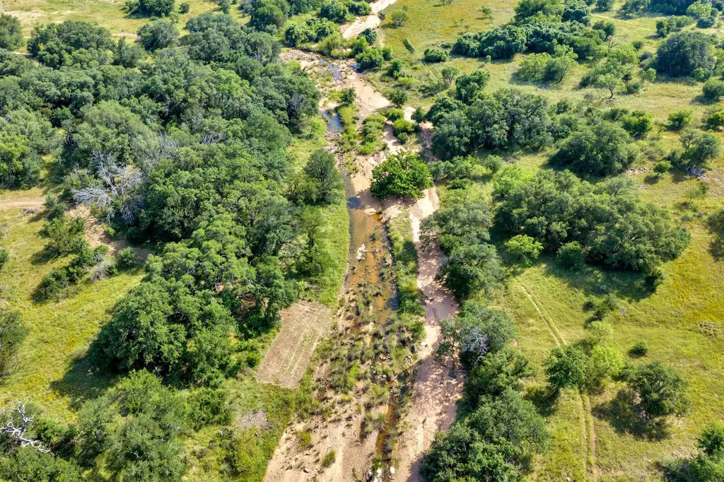 627 Ranch Road 2323 Llano TX 78643