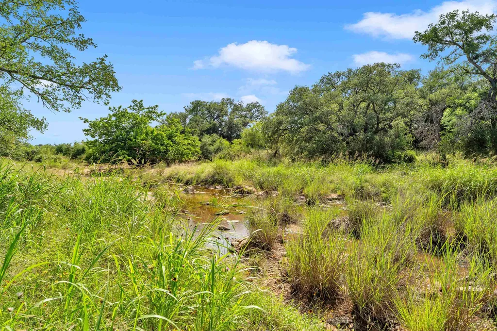 627 Ranch Road 2323 Llano TX 78643