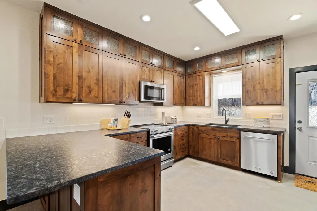 1111 Cedar Marble Falls TX 78654