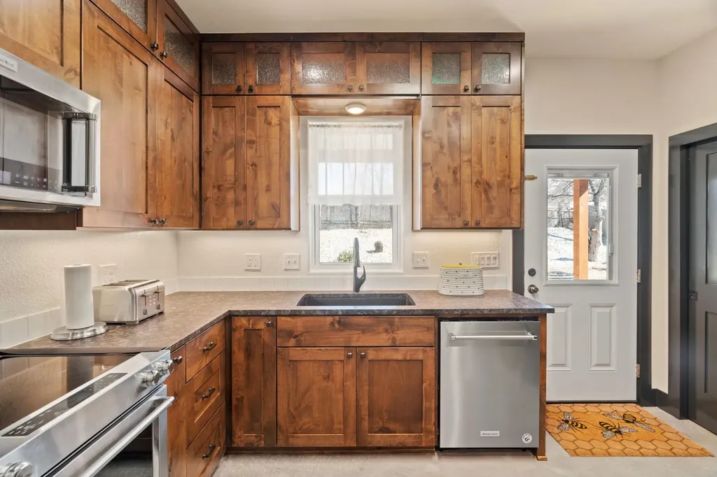 1111 Cedar Marble Falls TX 78654