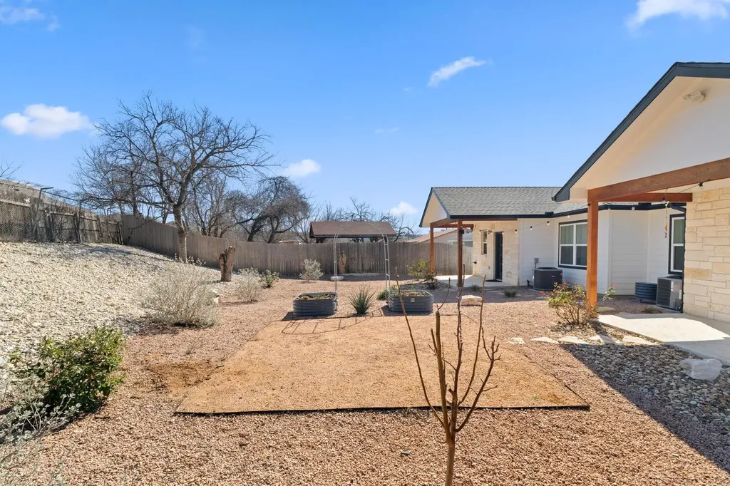 1111 Cedar Marble Falls TX 78654