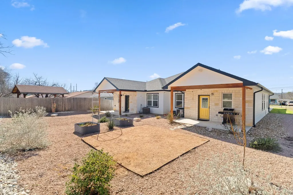 1111 Cedar Marble Falls TX 78654