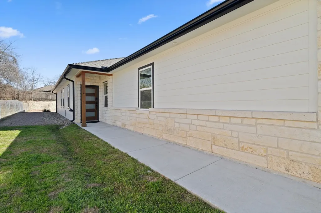 1111 Cedar Marble Falls TX 78654