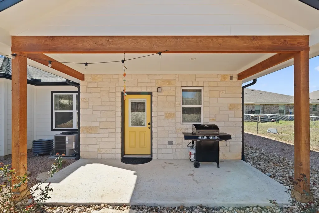 1111 Cedar Marble Falls TX 78654