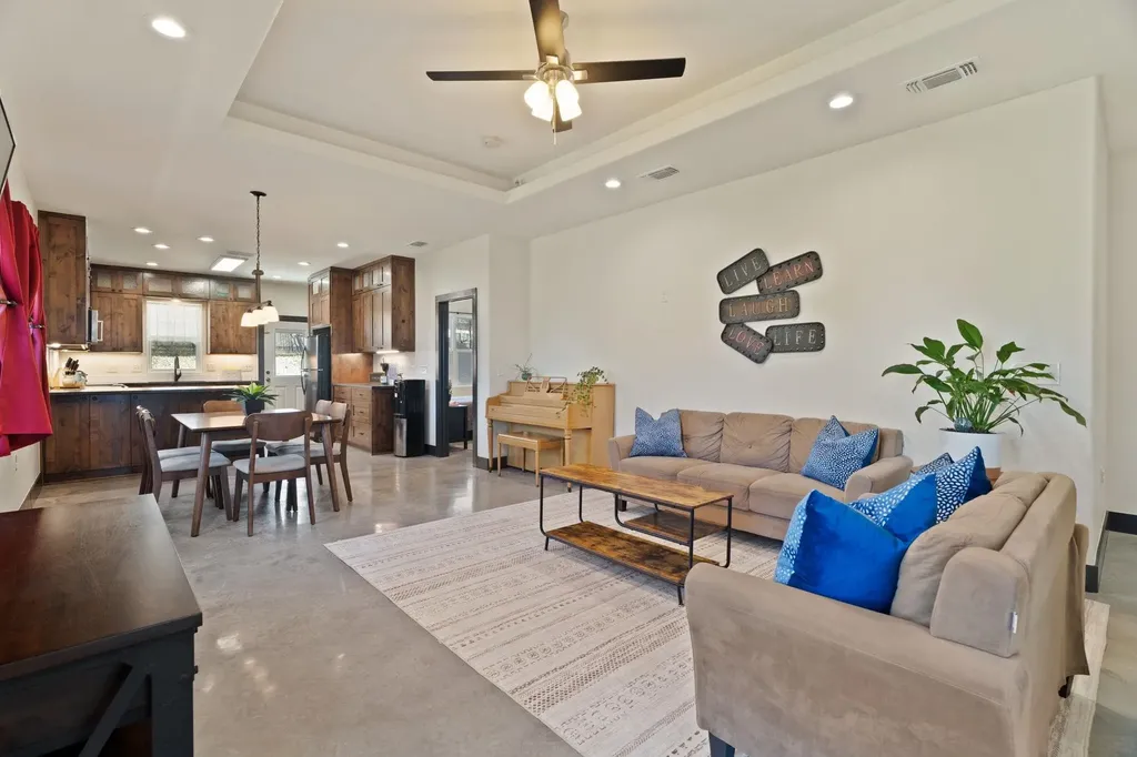1111 Cedar Marble Falls TX 78654
