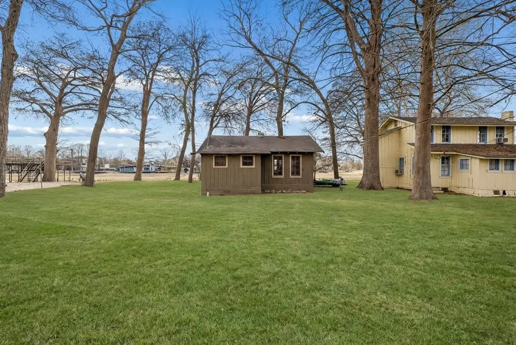 1307 Terminal Loop Mcqueeney TX 78123