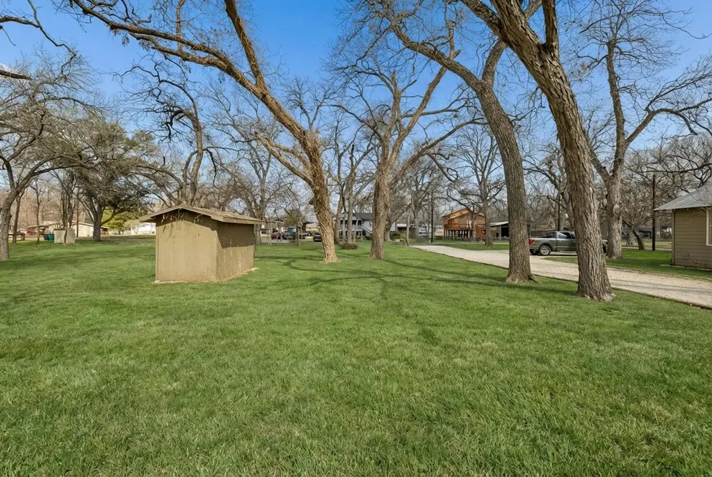 1307 Terminal Loop Mcqueeney TX 78123