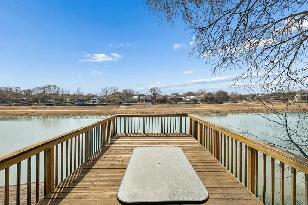 1307 Terminal Loop Mcqueeney TX 78123